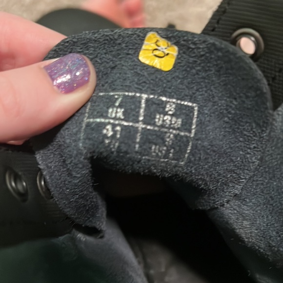 Matte all black Doc Marten’s boots - Picture 7 of 9